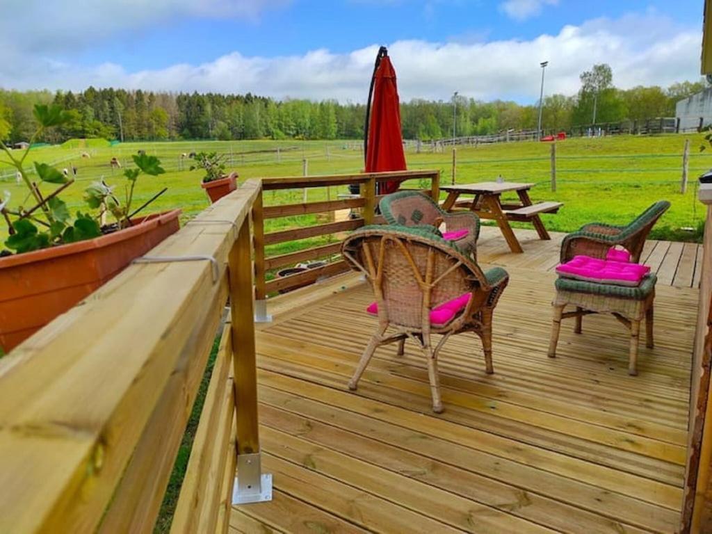 Cozy Holiday Home In Givonne Eksteriør billede